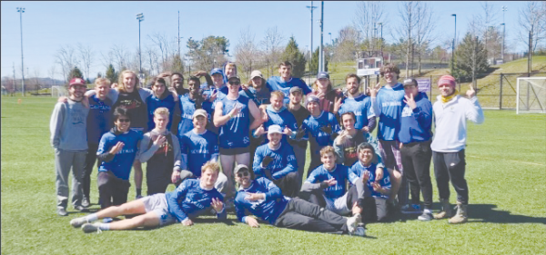 Photo of the Men’s Club Frisbee roster courtesy of Men’s Club Frisbee.