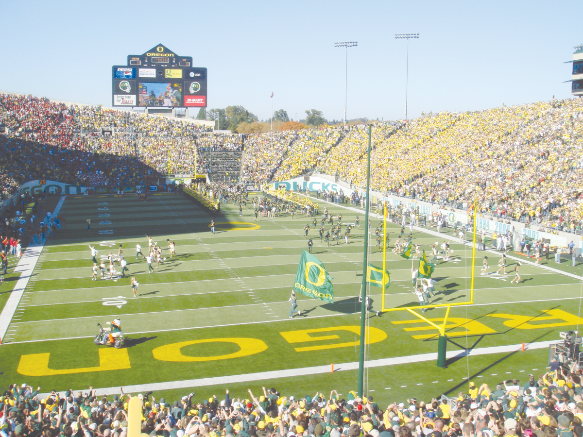 Autzen Stadium, home of the University of
Oregon Ducks football, during a 2007 regular
season game between the USC Trojans and
the Duck; it was the first time two top-10
teams had played at Autzen in its 41-year
history and broke the stadium attendance
with 59,277. The Ducks, slightly favored, won
the game: 24-17. Oregon Autzen UOentrance
by Bobak Ha’Eri is licensed under the CC
BY-SA Attribution 3.0 Deed