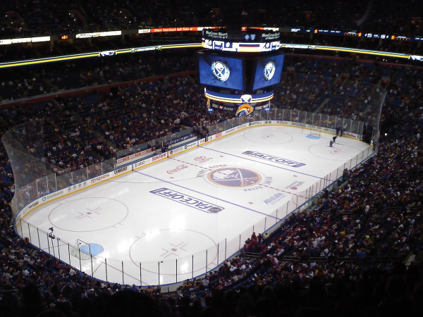 View of section 324 of HSBC Arena, now known as KeyBank Center during the 2009-
2010 NHL season. HSBC Arena Sabres by
Freedomwalker is licensed under the CC BY-SA Attribution 3.0 Unported Deed.