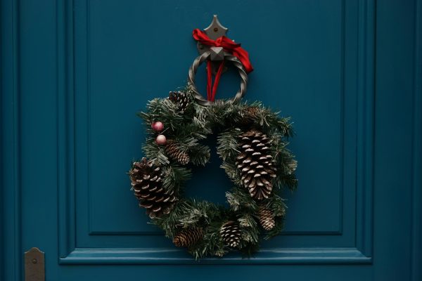 Christmas wreath, photo from Unsplash