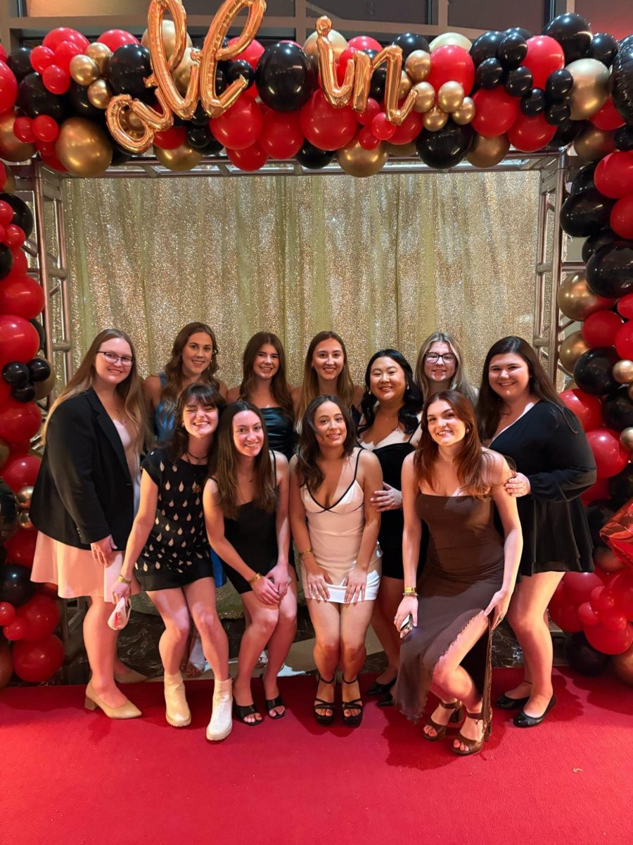 Graduating sisters of ASA pose for a group photo,
courtesy of Maggie Gammons/TheCaptain’sLog