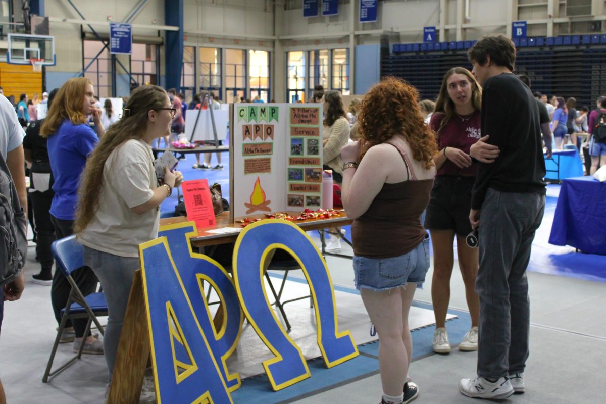 Members Alpha Phi Omega talking to prospective new members, taken by
Amanda Eacho