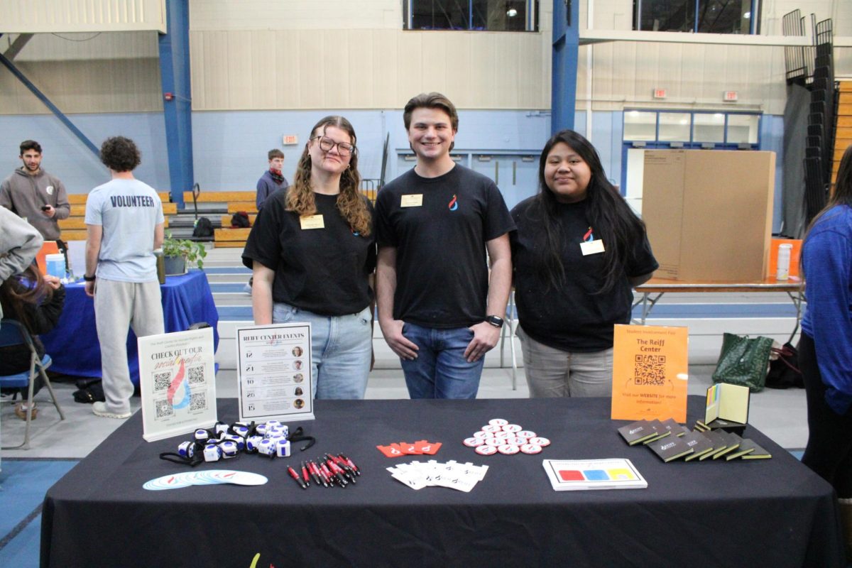 Members of The Reiff Center pose for a group photo at their table