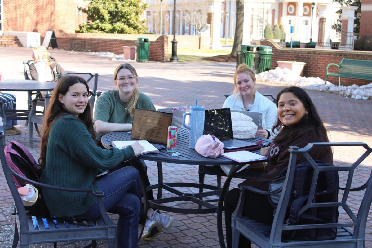 CNU students study together in the DSU Plaza between classes
